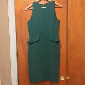 Elegant Green Sleeveless Dress